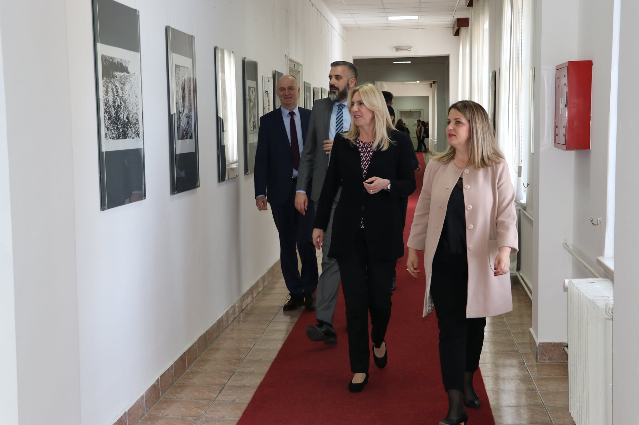 Predsjednica Cvijanović i ministar Rajčević posjetili Akademiju umjetnosti UNIBL